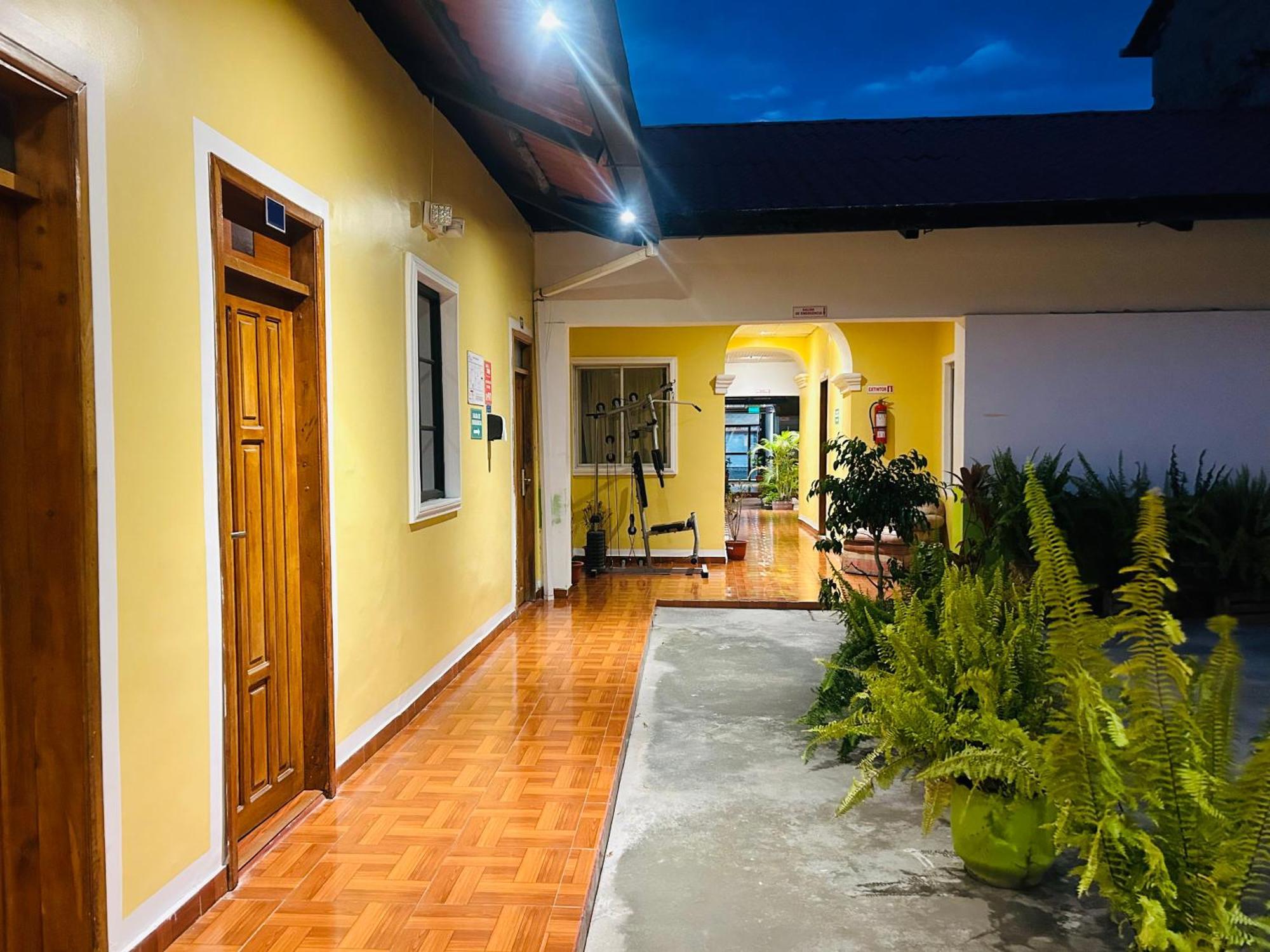 Accel Hotel La Quinta Ibarra Exterior photo