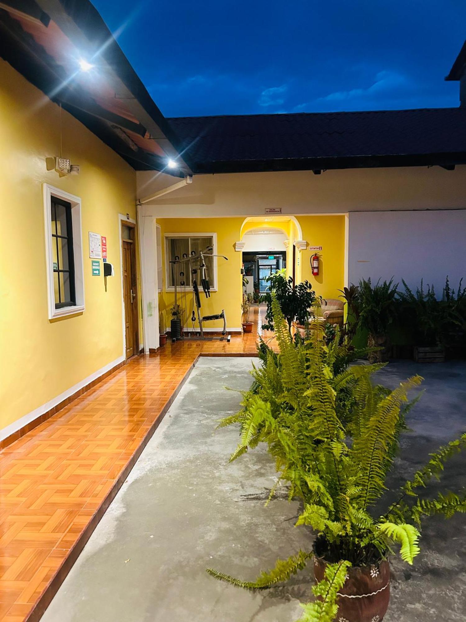 Accel Hotel La Quinta Ibarra Exterior photo